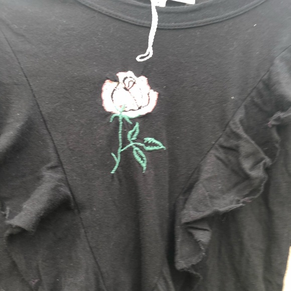 Wild fox women black ruffle T-shirt Size Small - Picture 16 of 16